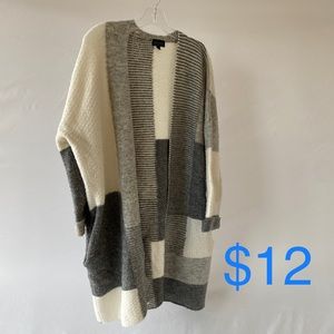 Cardigan, Oversized, Gray and White Color Block